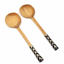 Load image into Gallery viewer, Olive Serving Set with Batiked Bone Handles