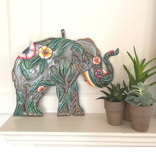 Load image into Gallery viewer, Metal Elephant Wall Art (Hibiscus)