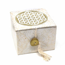 Load image into Gallery viewer, Small Meditation Bowl with Handmade Gift Box (Golden Flower Of Life)
