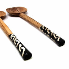 Load image into Gallery viewer, Olive Serving Set with Bone Handles (Black and White Swirl)
